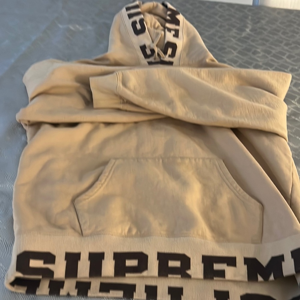 Supreme hoodie